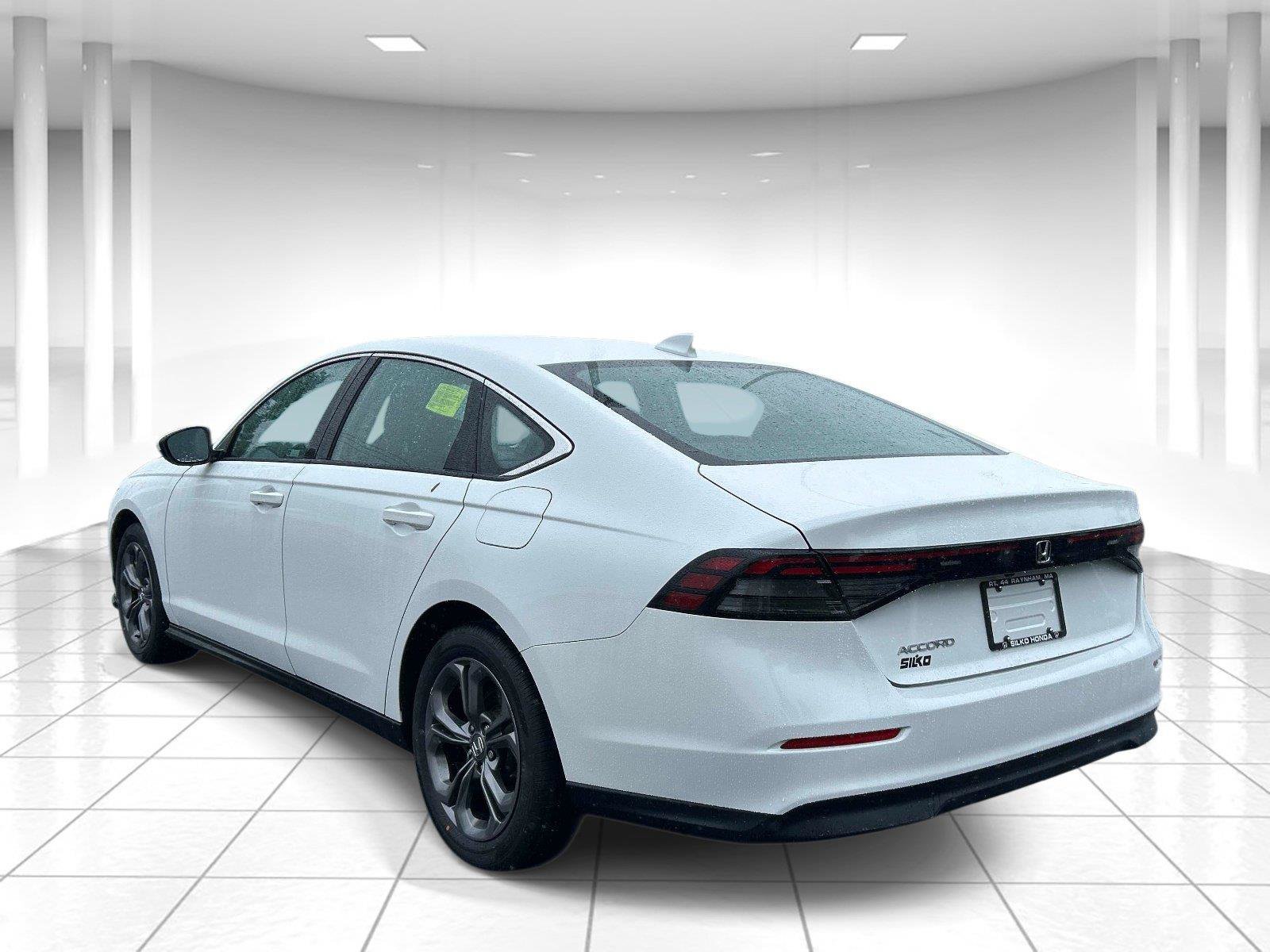 Used 2023 Honda Accord EX image 6