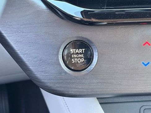 Used 2025 Nissan Murano SV AWD/4WD image 18