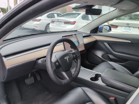 Used 2022 Tesla Model 3 RWD image 9