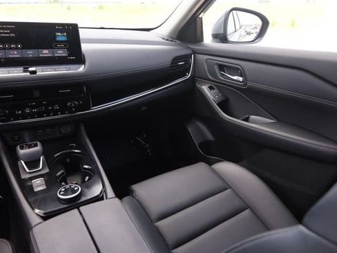 Certified 2025 Nissan Rogue SL w/ SL Premium Package AWD/4WD image 26