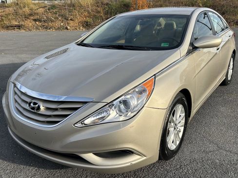 Used 2011 Hyundai Sonata GLS image 2