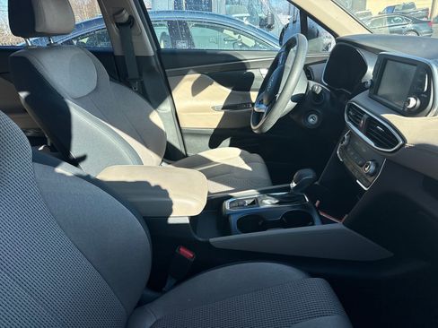 Used 2019 Hyundai Santa Fe SE image 11