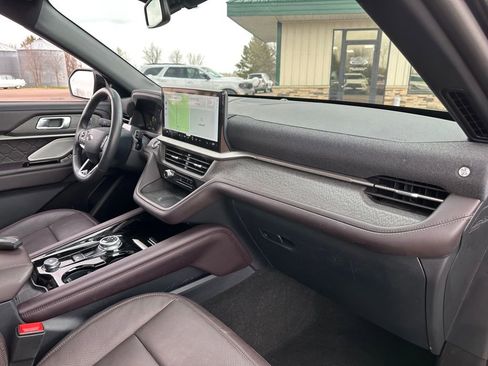 Used 2025 Ford Explorer Platinum w/ LUX Leather Package AWD/4WD image 31