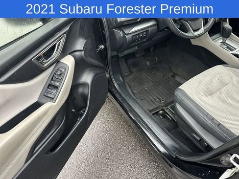 Used 2021 Subaru Forester Premium AWD/4WD image 12