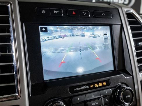 Used 2017 Ford F250 Lariat w/ Chrome Package image 21