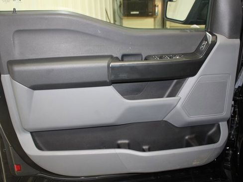 Used 2023 Ford F150 XL w/ Trailer Tow Package image 9