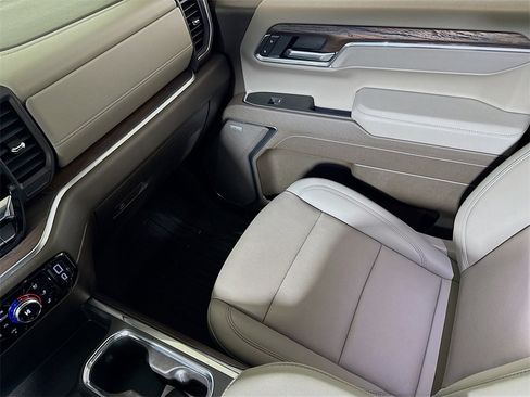 Certified 2026 GMC Sierra 1500 SLT image 40