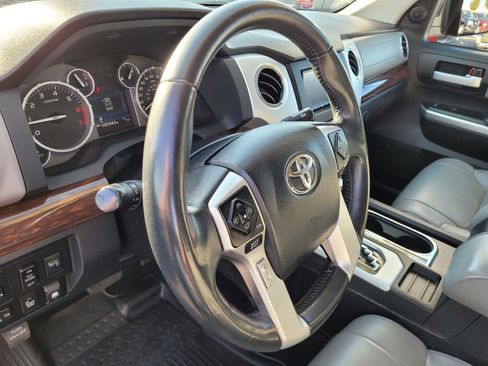 Used 2017 Toyota Tundra Limited w/ Limited Premium Package RWD image 12