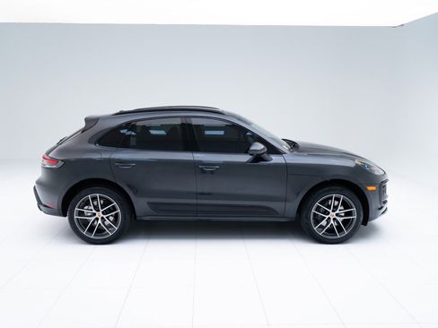 Certified 2026 Porsche Macan AWD/4WD image 8