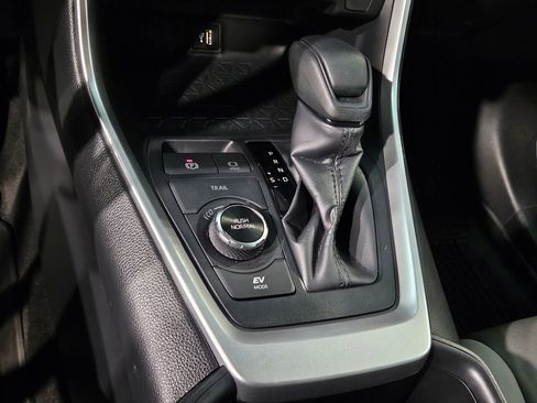 Used 2023 Toyota RAV4 XLE image 33