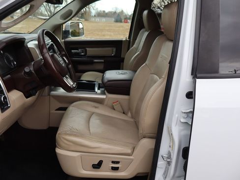 Used 2015 RAM 2500 Laramie w/ Cold Weather Group image 19