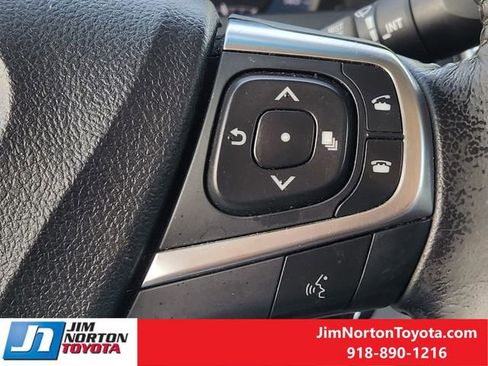 Used 2016 Toyota Camry XLE FWD image 28