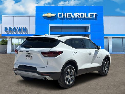 New 2025 Chevrolet Blazer LT w/ Convenience Package image 3