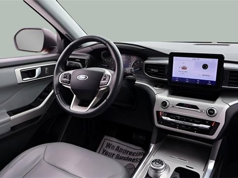 Used 2021 Ford Explorer XLT w/ Equipment Group 202A image 19