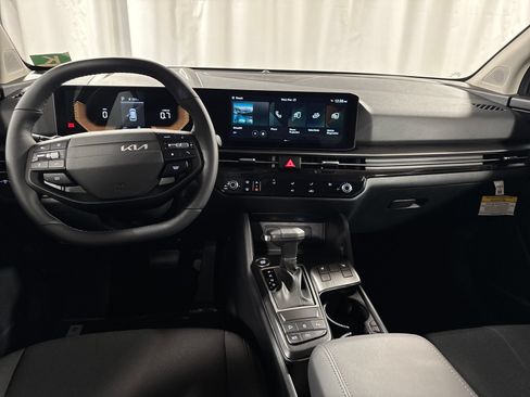 New 2026 Kia Sportage LX w/ LX Convenience Package AWD/4WD image 4