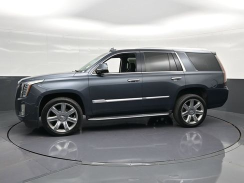 Used 2019 Cadillac Escalade Luxury RWD image 7