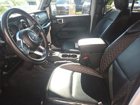 Used 2023 Jeep Wrangler Unlimited Sahara image 4