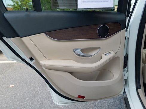 Used 2022 Mercedes-Benz GLC 300 GLC 300 image 23