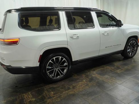 Used 2022 Jeep Grand Wagoneer Series III AWD/4WD image 3