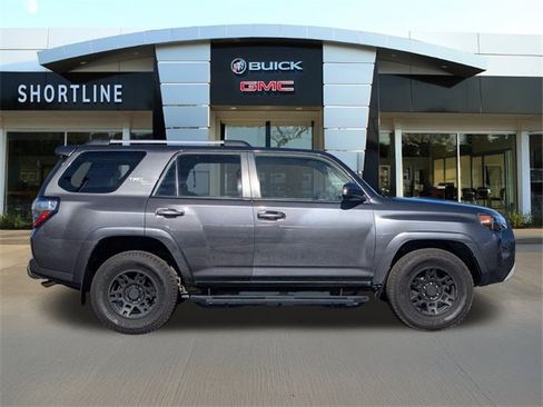 Used 2018 Toyota 4Runner TRD Off-Road w/ TRD Performance Package image 2
