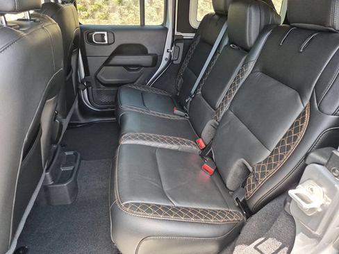 Used 2021 Jeep Wrangler Unlimited Sahara AWD/4WD image 27