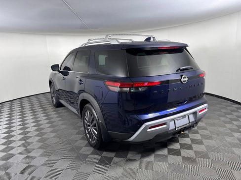 Used 2023 Nissan Pathfinder SL w/ SL Premium Package AWD/4WD image 3