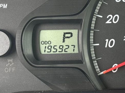 Used 2012 Toyota Sienna LE w/ Towing Pkg FWD image 12