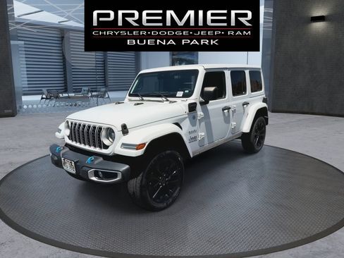 Certified 2024 Jeep Wrangler Unlimited Sahara AWD/4WD image 4