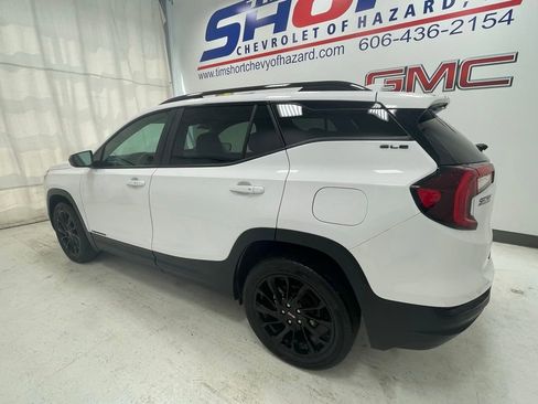Used 2024 GMC Terrain SLE w/ Elevation Edition AWD/4WD image 7