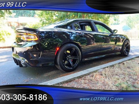 Used 2017 Dodge Charger SRT RWD image 9