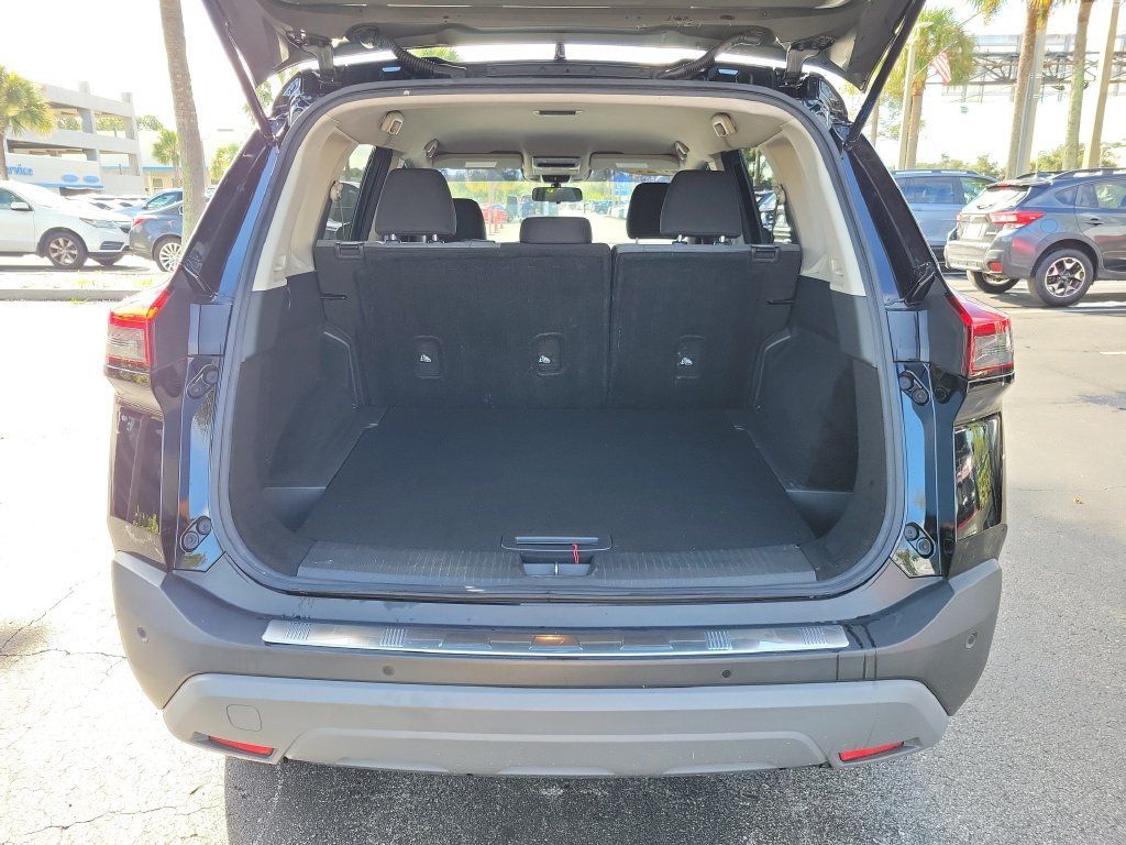 Used 2021 Nissan Rogue SV FWD image 10
