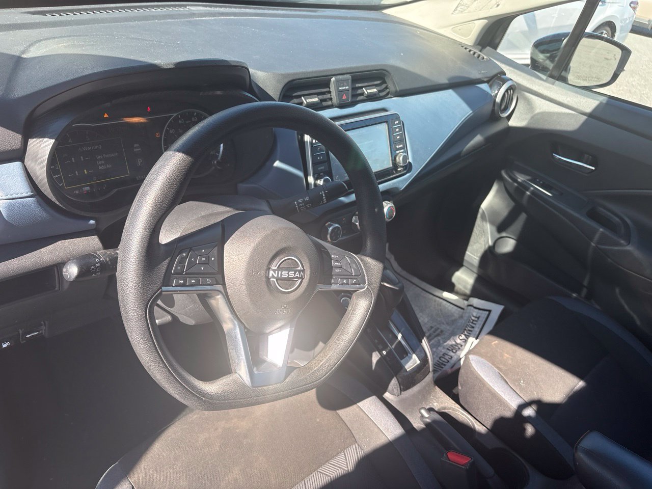 Used 2025 Nissan Versa SV FWD image 4