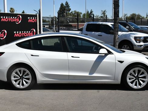 Used 2023 Tesla Model 3 Standard Range RWD image 9