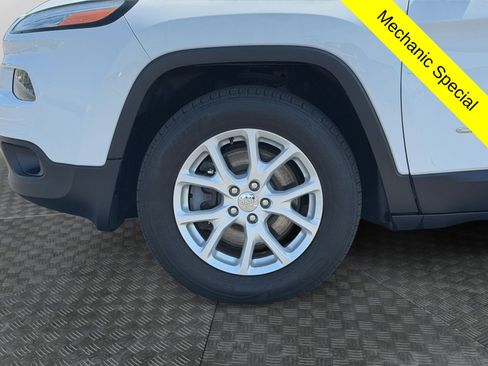 Used 2014 Jeep Cherokee Latitude w/ Comfort/Convenience Group AWD/4WD image 14