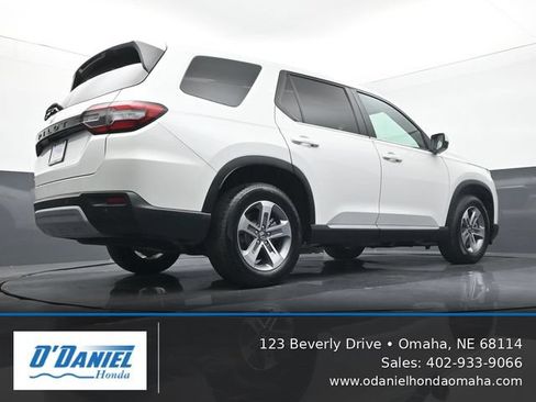 Used 2025 Honda Pilot EX-L image 12