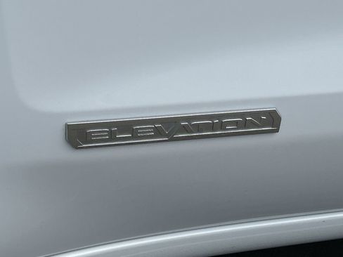 Used 2025 GMC Sierra 1500 Elevation image 31