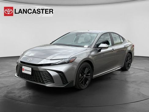 Certified 2025 Toyota Camry SE FWD image 3