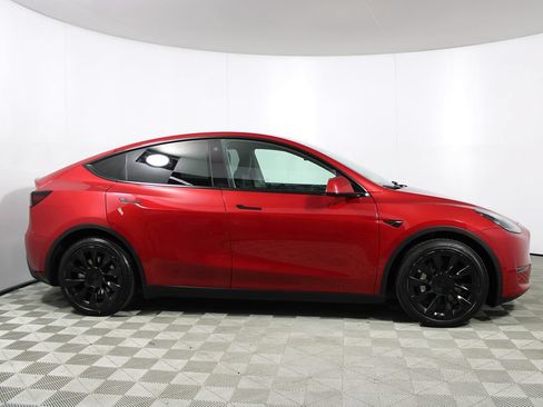 Used 2022 Tesla Model Y Long Range AWD/4WD image 30