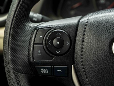 Used 2013 Toyota RAV4 LE image 20