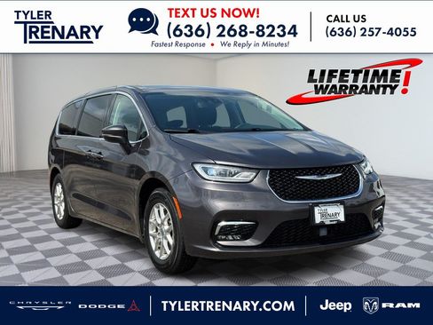 Used 2023 Chrysler Pacifica Touring-L FWD image 1