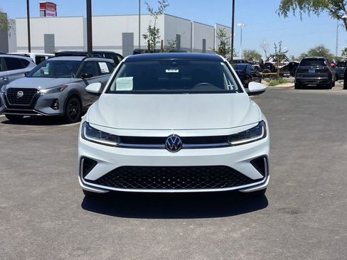 Used 2026 Volkswagen Jetta SE FWD image 3