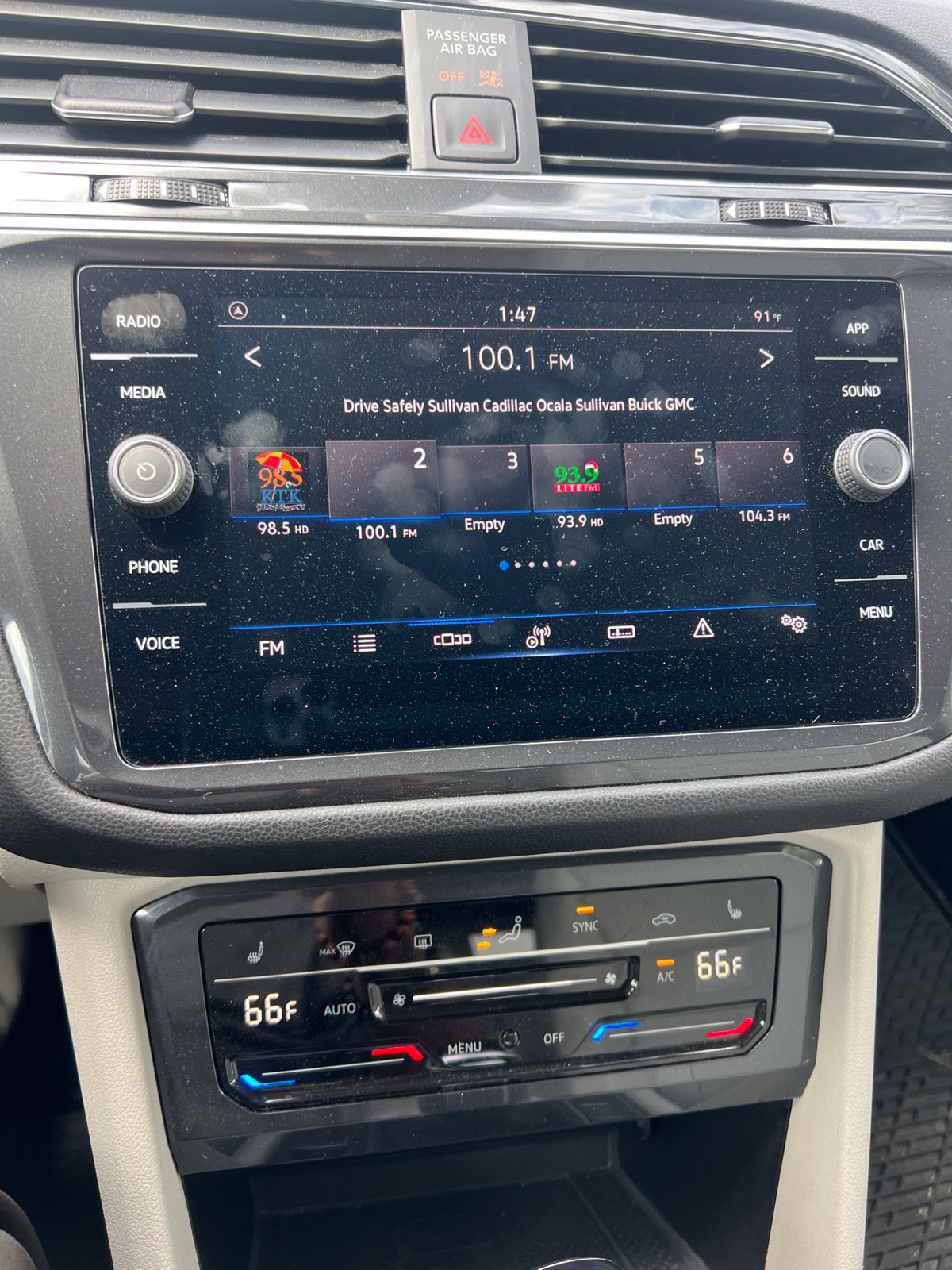 Used 2022 Volkswagen Tiguan SE FWD image 6