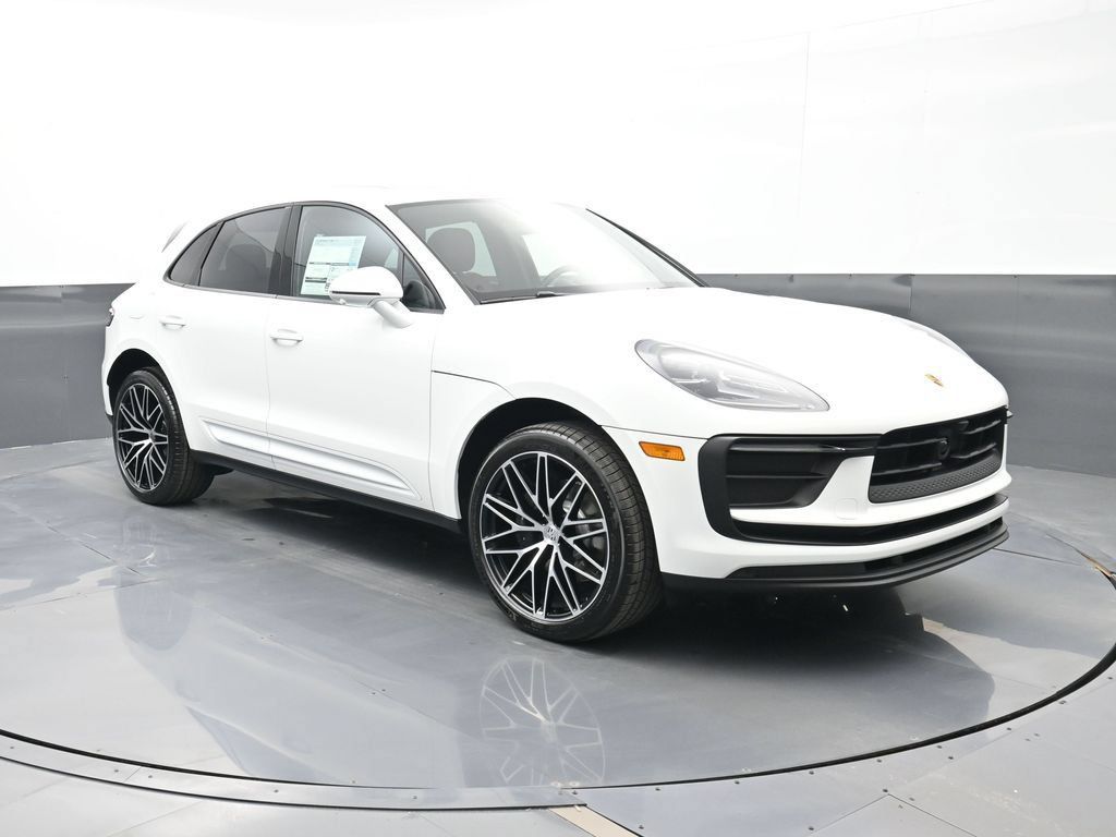 Certified 2026 Porsche Macan AWD/4WD image 25