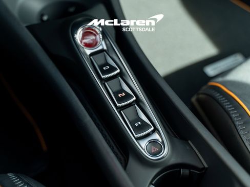 Used 2023 McLaren Artura image 30