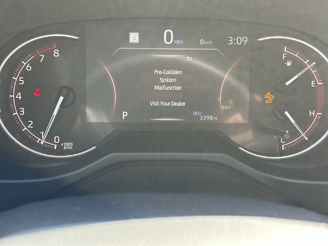 Used 2025 Toyota RAV4 XLE Premium AWD/4WD image 19