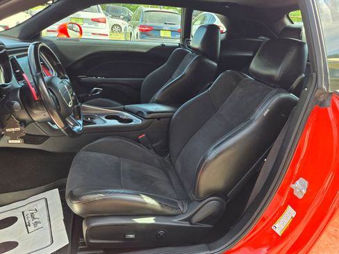 Used 2020 Dodge Challenger R/T w/ Plus Package image 7