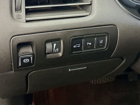 Used 2014 Chevrolet Impala LTZ FWD image 17