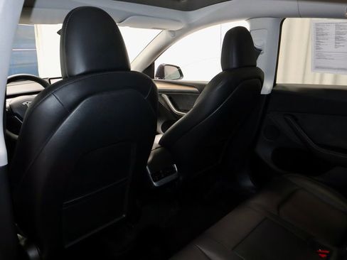 Used 2024 Tesla Model Y Long Range AWD/4WD image 22