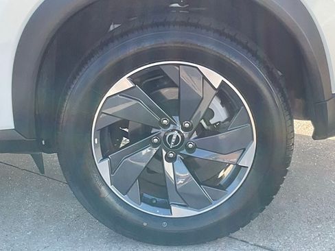 Used 2025 Nissan Rogue SV FWD image 7