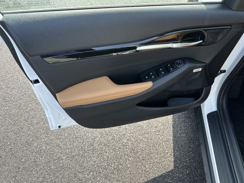 Used 2024 Kia Seltos SX w/ SX Sunroof Package image 11